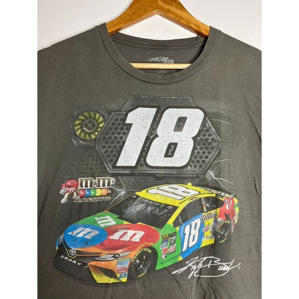 Kyle Busch M&M's Nascar Racing Men's XL Distressed T-Shirt - Picture 2 of 11